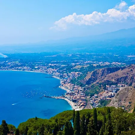 Le Tre * Giardini-Naxos